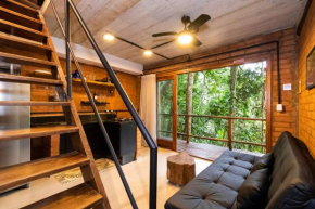 Lótus Loft 03: Refúgio em Meio à Natureza na Praia do Felix, Internet 100mbps + Smart Tv, Cozinha Completa e Churrasqueira a 500 metros da praia.